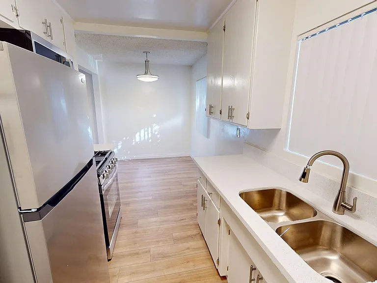 FUL - Fulton Ave Apartments — Photo 3