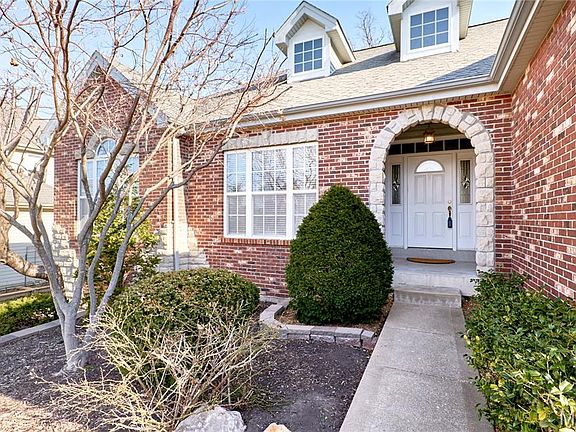 3rd image of 608 Geiser Brook Ct
