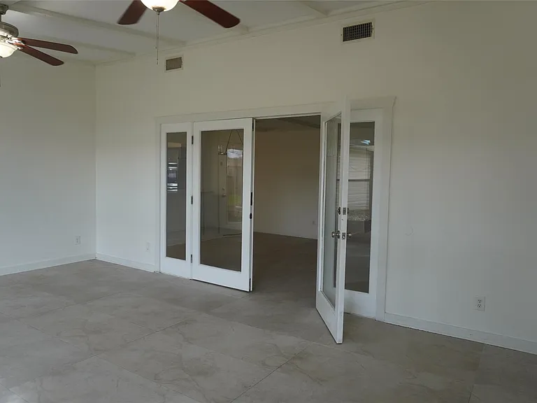10703 Wickersham Ln — Photo 14