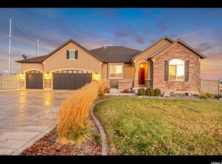 8796 N Stonebridge Ln, Eagle Mountain, UT 84005