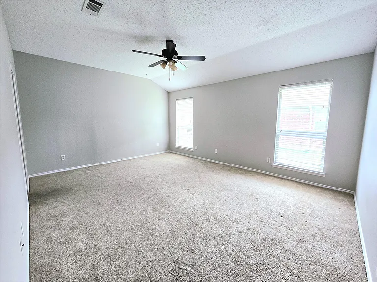 4156 Palace Pl — Photo 7