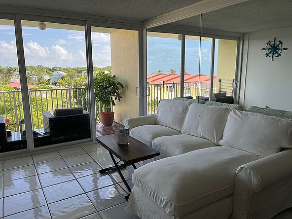 5th image of 88540 Overseas Hwy APT 305