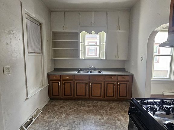 4th image of 1323 Shore Dr #1323