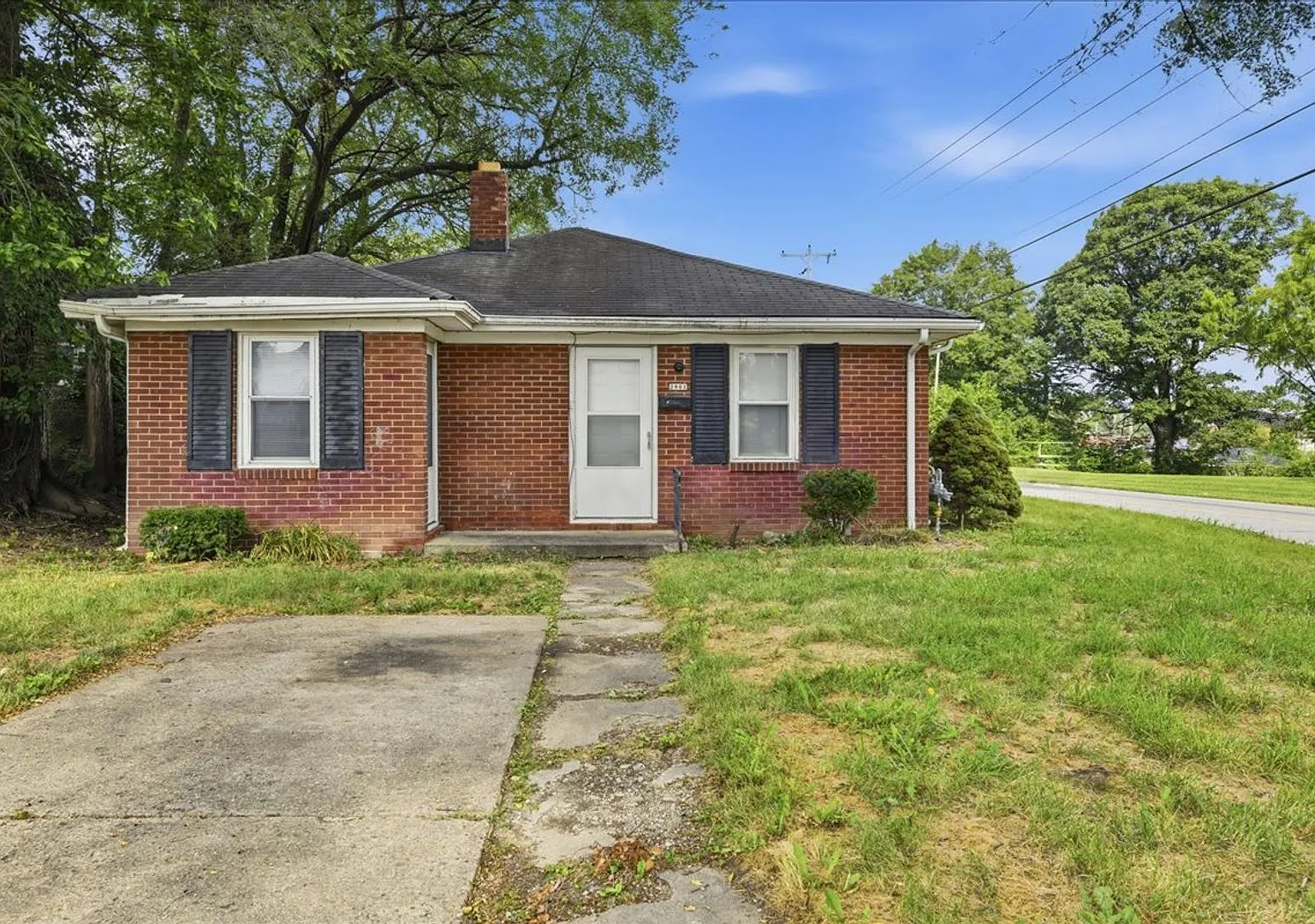 705 W 29th St - 2901 Sheridan St — Photo 1