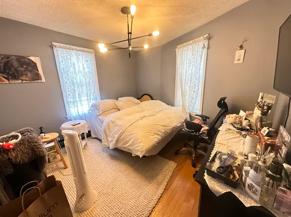 203 3rd St #2, Cambridge, MA 02141