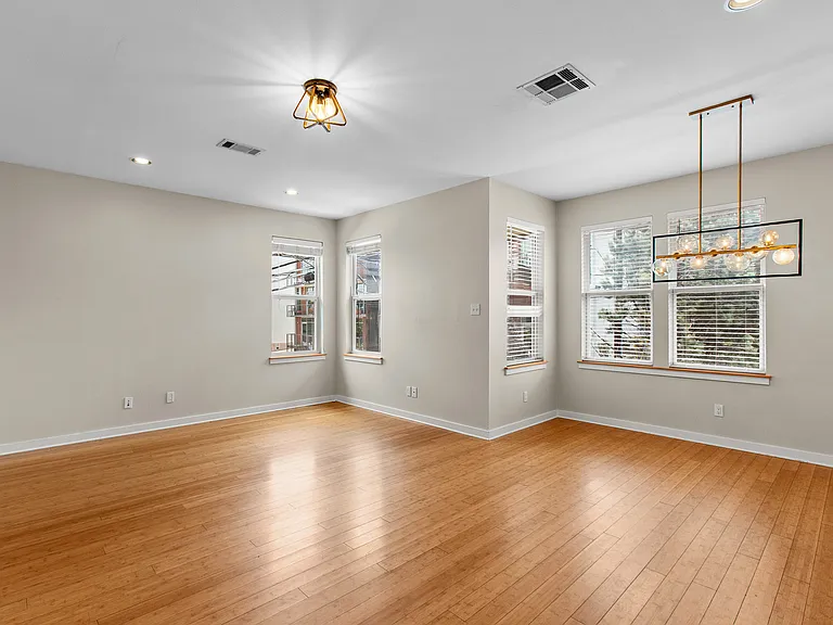 2314 S 5th St — Photo 13