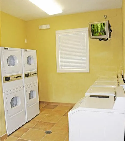 Lake Kathy Apartments — Photo 17