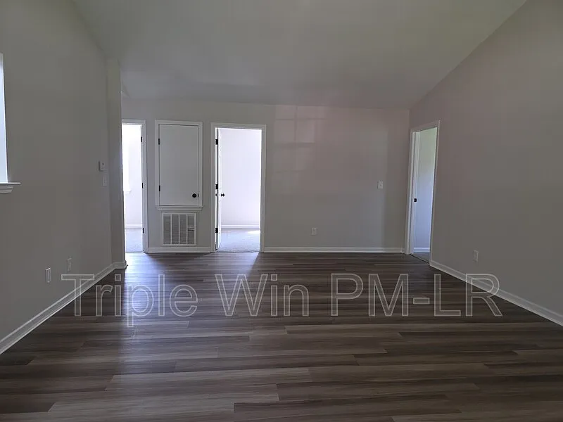 4 bed, 2.0 bath, 1290 sqft, $1,495 — Photo 4