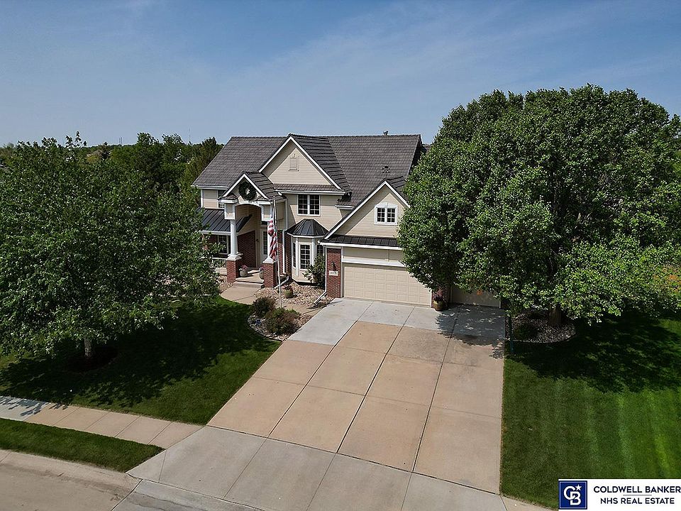 1st image of 2716 N 161st Ave