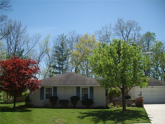 2nd image of 1407 Foxdale Pl