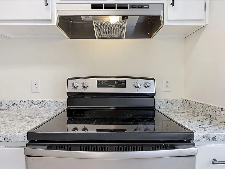 114 Kingsbury Dr #114 — Photo 9