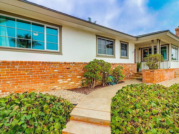 4th image of 2689 Poinsettia Dr