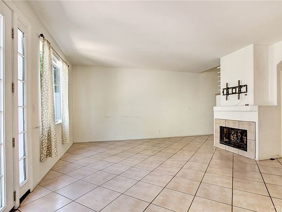2nd image of 15801 Wyandotte St Unit 103