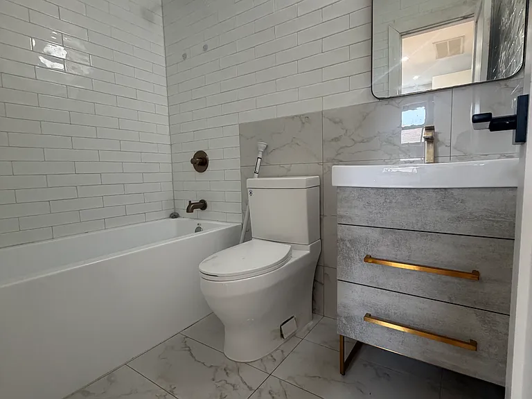 517 Grand Ave #2 — Photo 5