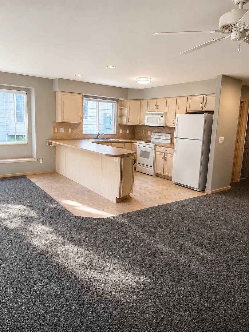 Welcome home to this spacious 2-bedroom, 2-bathroom rental — Photo 3