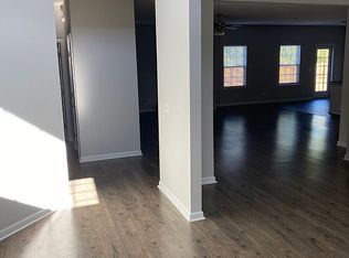 1324 Windrow Dr W, Hinesville, GA 31313