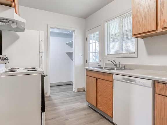 5th image of 3504 Yeoman Ave