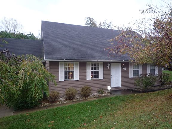 3rd image of 70 E Wildwood Dr
