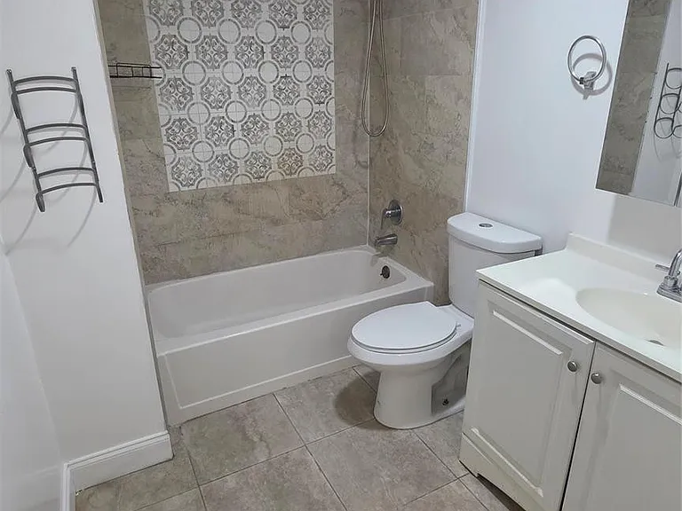 1758 NW 55th Ave #101 — Photo 9