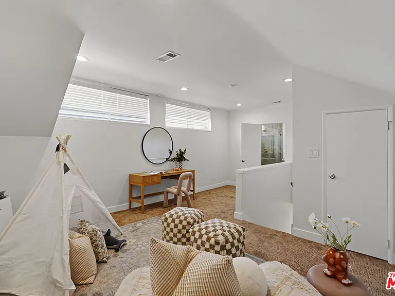 8416 Skyline Dr — Photo 40