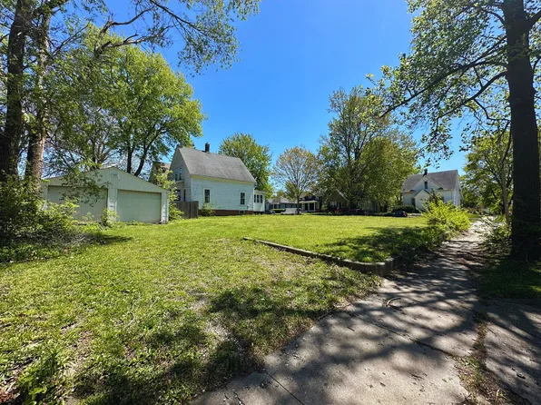 212 W Charles St, Champaign, IL 61820