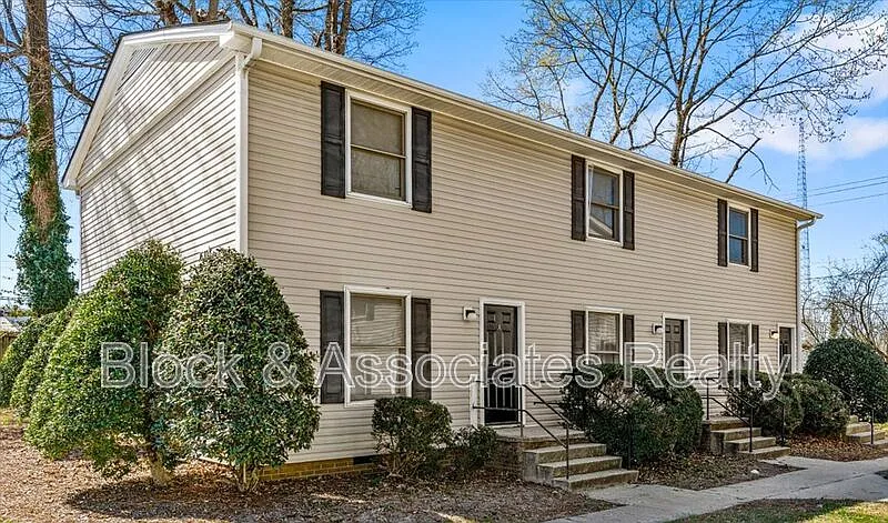 2 bed, 1.5 bath, $1,500 — Photo 1