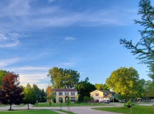 1942 Fleetwood Dr, Troy, MI 48098