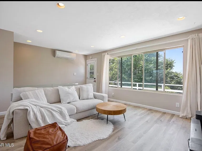 593 Benson Way — Photo 10