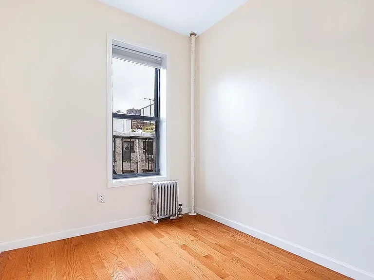 52 Henry St #5RE — Photo 4