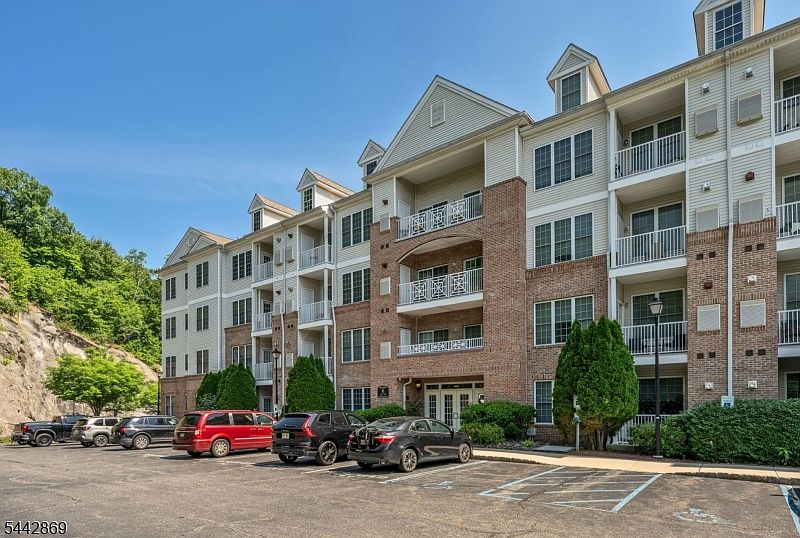 1st image of 6303 Brookhaven Ct BLDG 6 #303