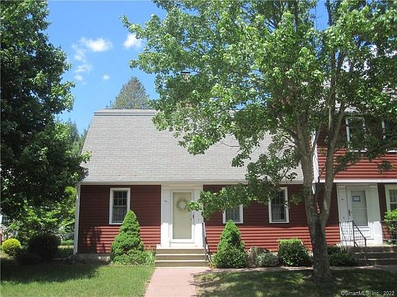 2nd image of 7A Charter Oak Sq #A