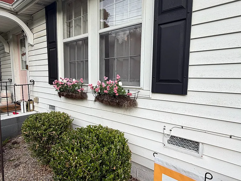 258 E Moody Ave — Photo 28