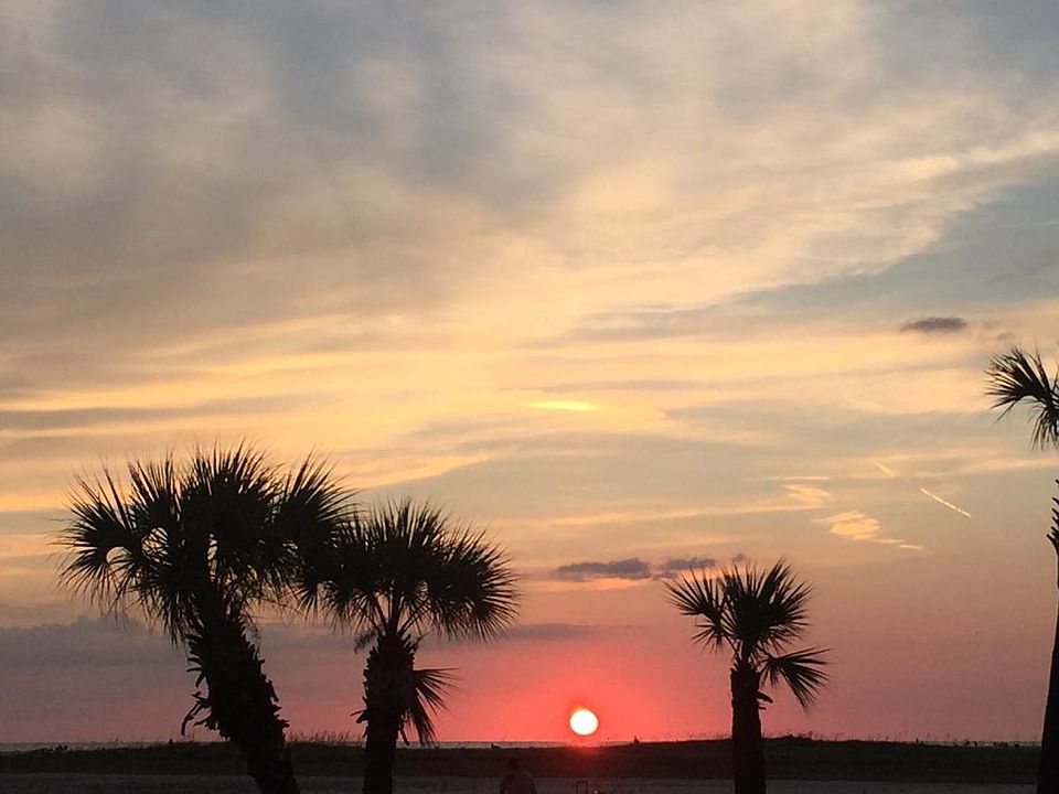 2 minutes from the beach!