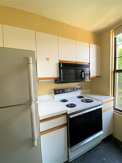 1842 California St NW #10B — Photo 7