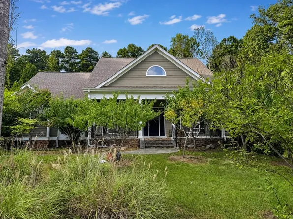 140 Adams Park Dr, Fayetteville, GA 30214