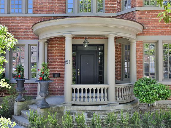 2nd image of 121 Roxborough Dr