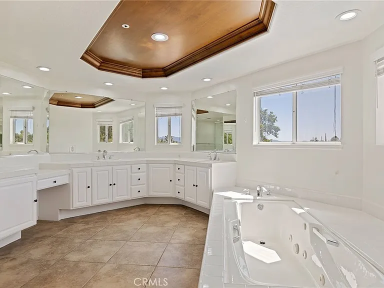 17830 Arvida Dr — Photo 25