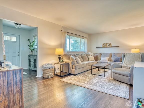 5th image of 3033 Glenmere Ct