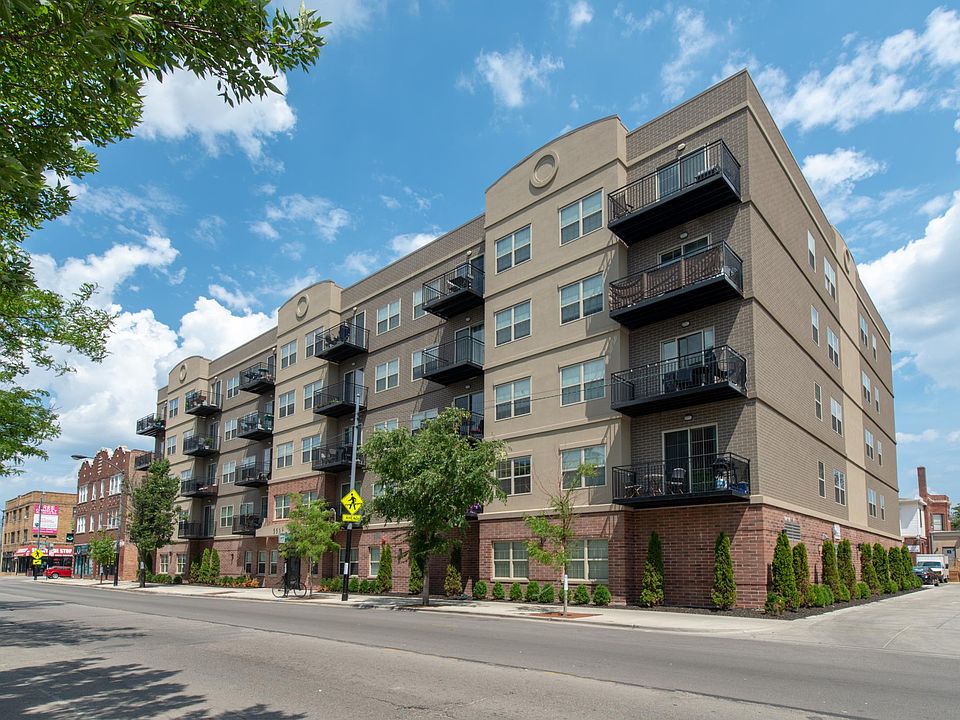 1st image of 4447 N Kedzie Ave APT 210