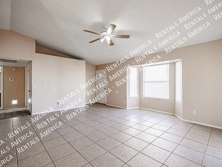 630 E Jensen St #128 — Photo 8