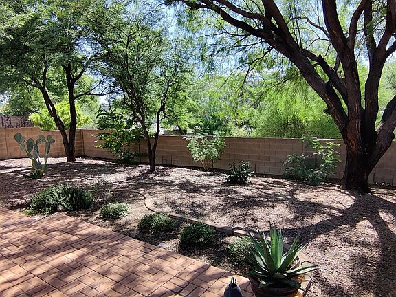 3rd image of 4938 N Sabino Gulch Ct