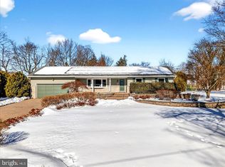 114 Corrine Dr, Pennington, NJ 08534