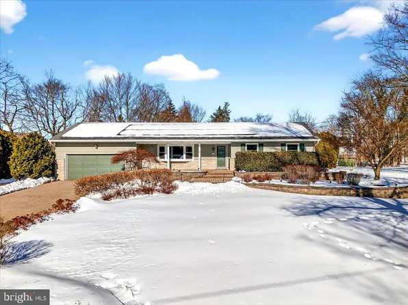 114 Corrine Dr, Pennington, NJ 08534