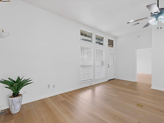 3rd image of 2522 Crosslands Dr