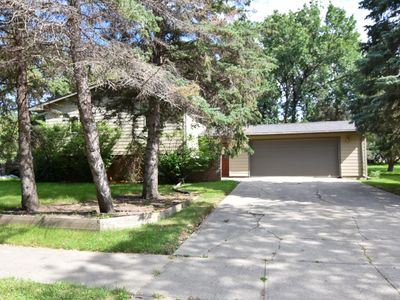 1803 Orchard Dr, Brookings, SD, 57006