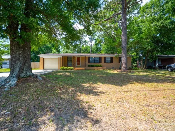3885 Summer Dr, Pensacola, FL 32504