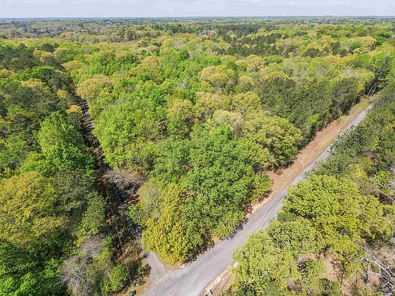 4th image of 571 Barker Rd