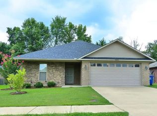 2645 Clover Ln, Conway, AR 72032