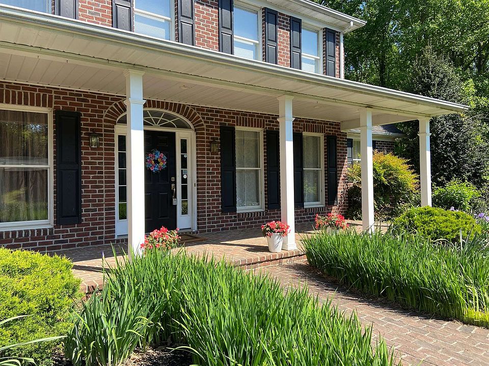 1st image of 3912 W Bend Dr