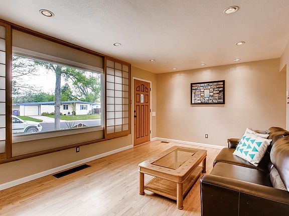 3rd image of 1430 S Jersey Way